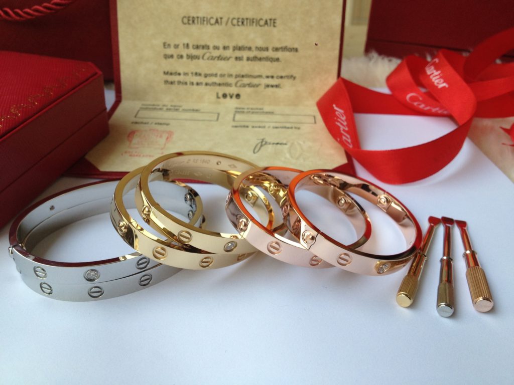
Real 1:1 Replica Cartier Love Bracelet diamonds and without diamonds yellow gold, white gold & pink gold in size 16-19cm