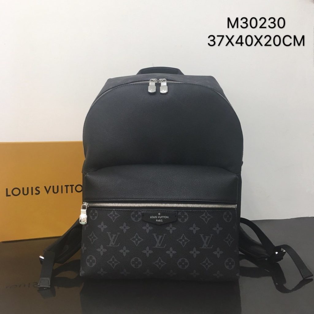 LOUIS VUITTON Discovery Backpack PM M30230