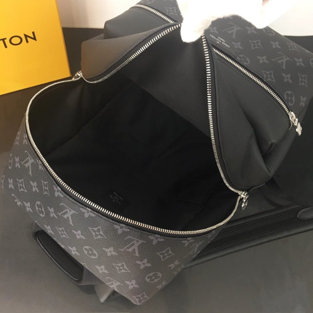 LOUIS VUITTON Discovery Backpack PM M30230