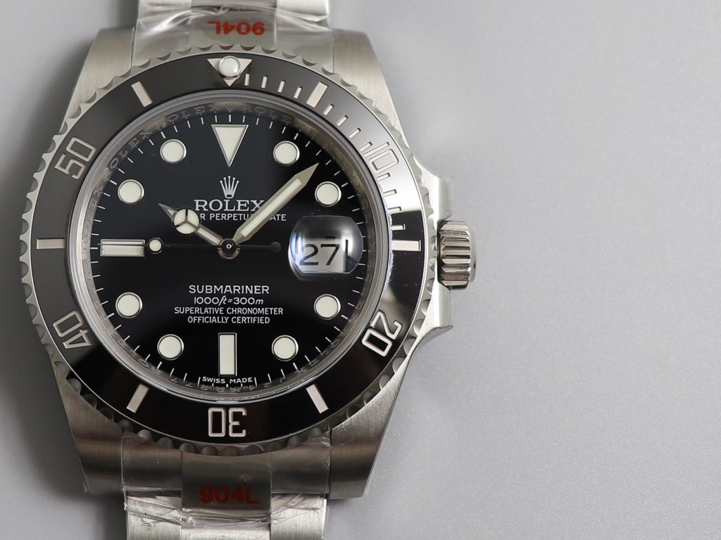 Rolex Submariner Date Watch 40mm Oyster Perpetual black dial and Oystersteel