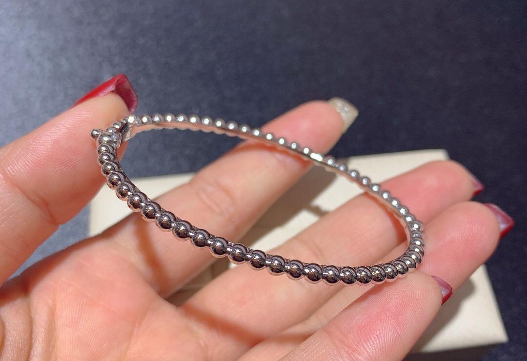 van cleef perlee bangle