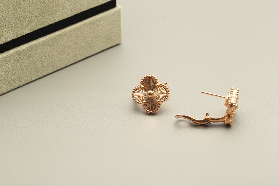 VCA Vintage Alhambra earrings Yellow gold VCARP3JL00 Van Cleef