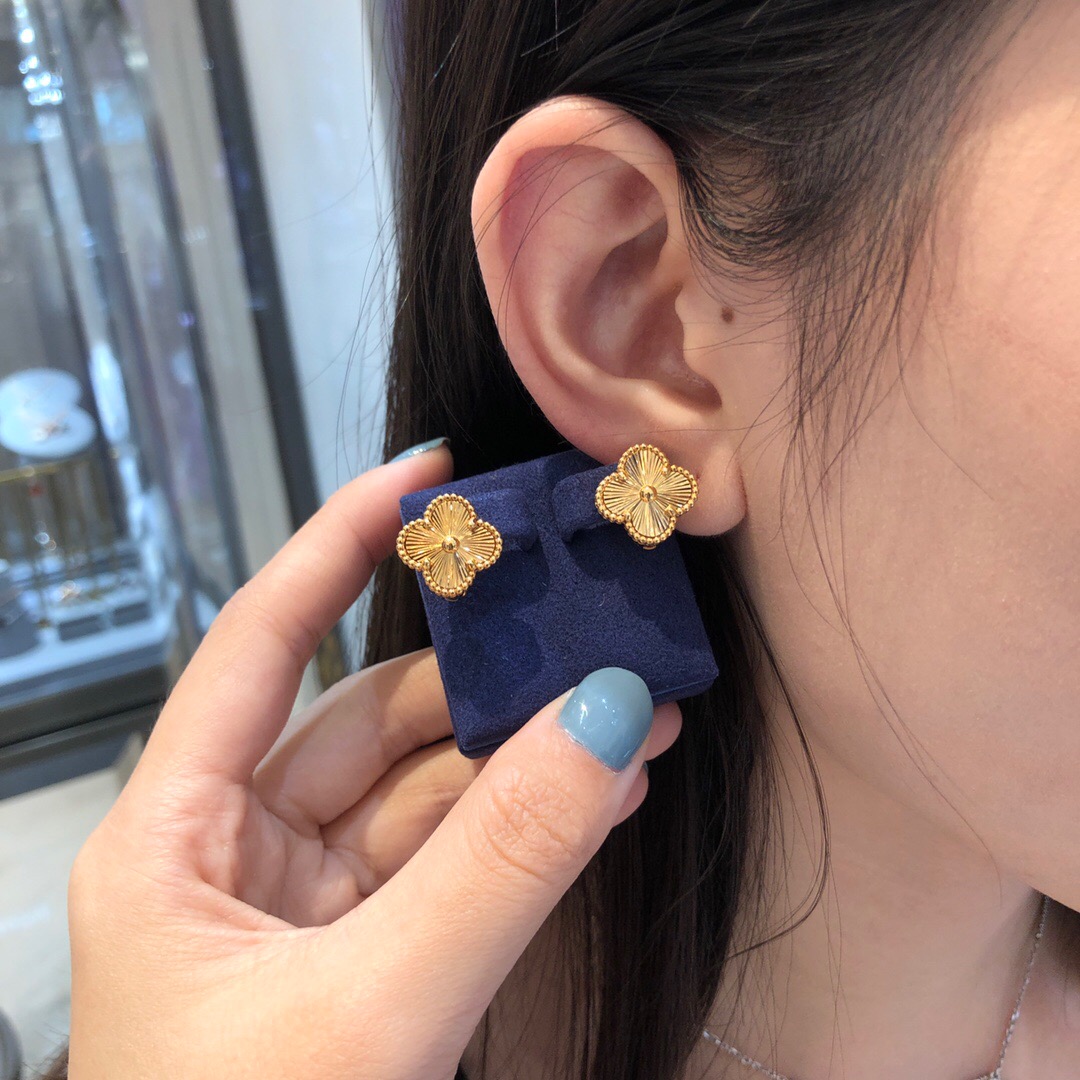 VCA Vintage Alhambra earrings Yellow gold VCARP3JL00 Van Cleef