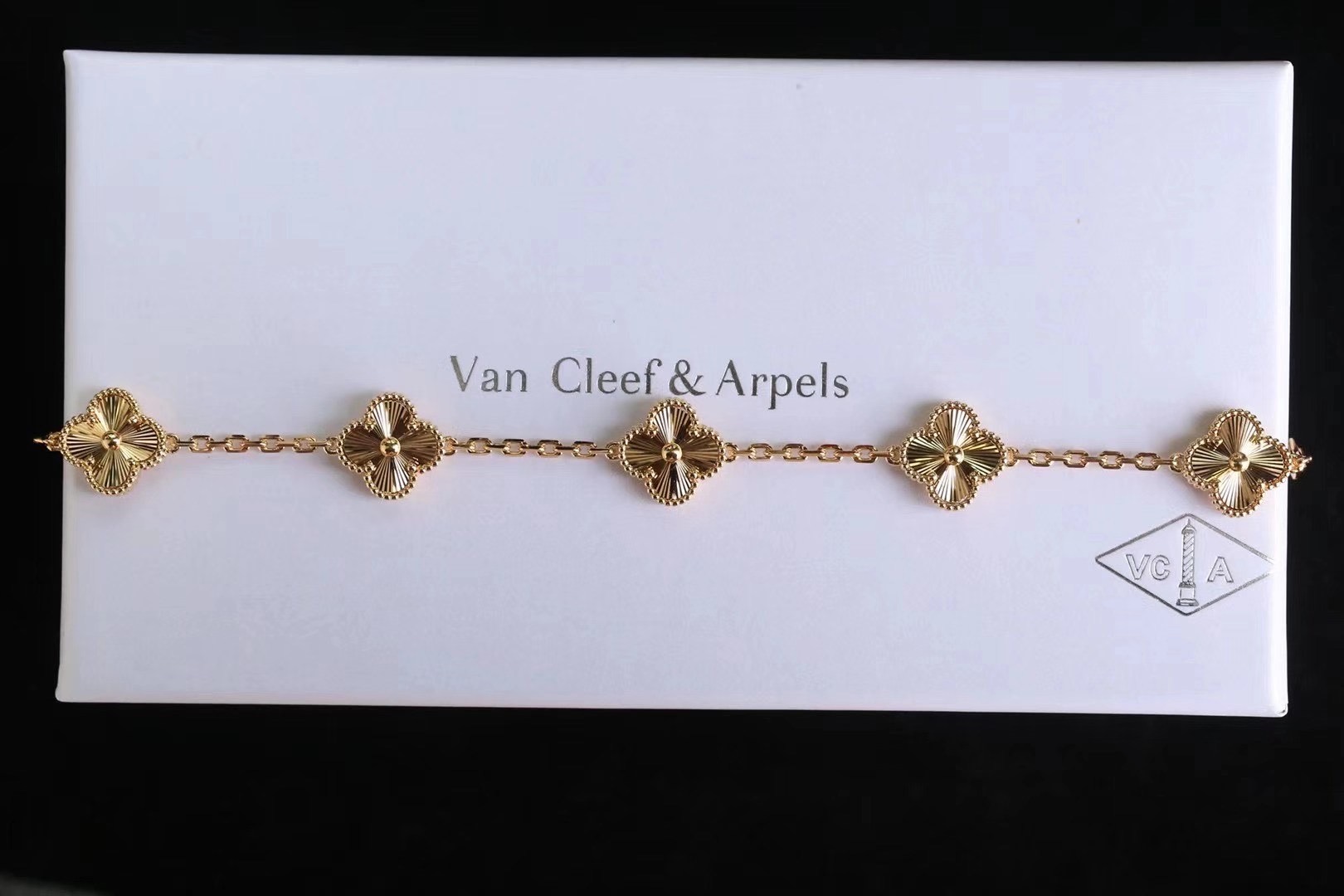 Vca alhambra bracelet price clearance
