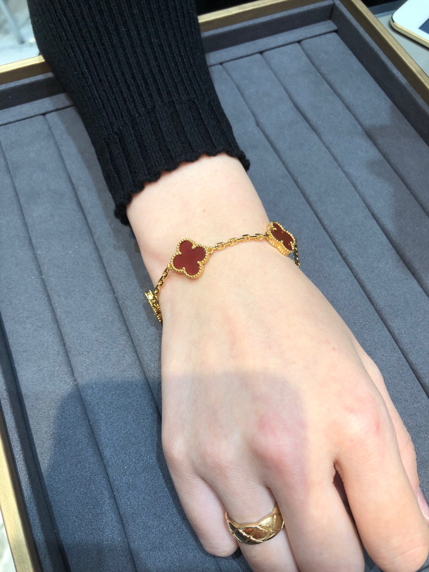 Alhambra vca bracelet clearance