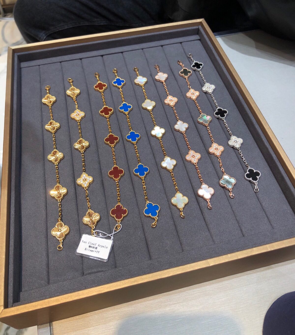 VCA Vintage Alhambra bracelets 5 motifs Malachite Motherofpearl Agate