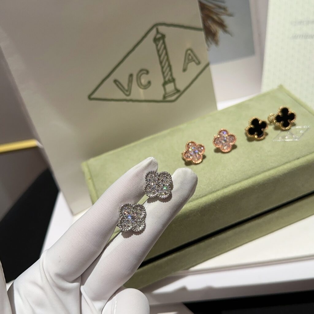 VAN CLEEF Vintage Alhambra earrings white gold diamonds