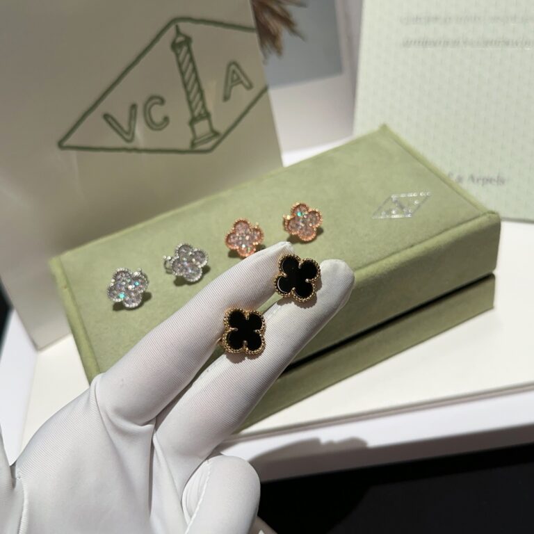 Van Cleef Sweet/Vintage Alhambra earrings/earstuds diamond rose gold, white gold, yellow gold black onxy