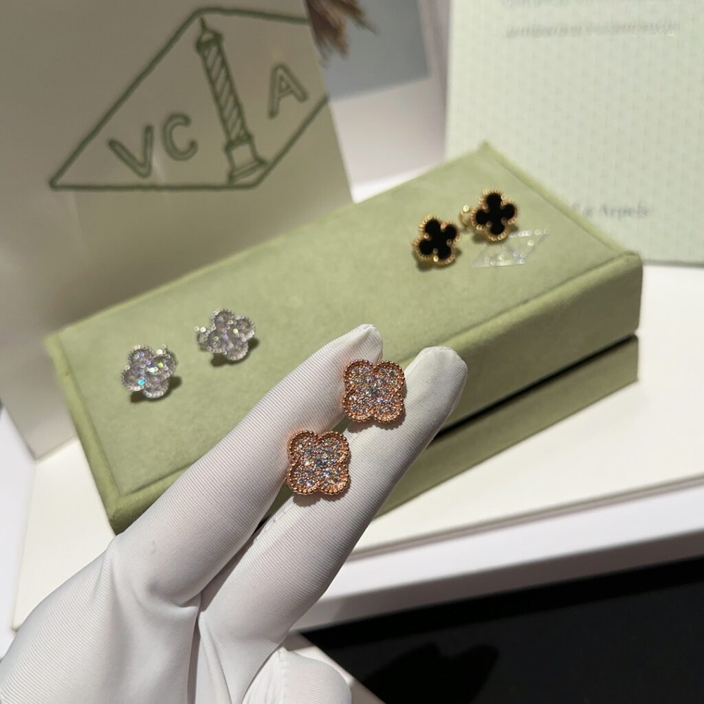 VAN CLEEF Vintage Alhambra earrings rose gold diamonds