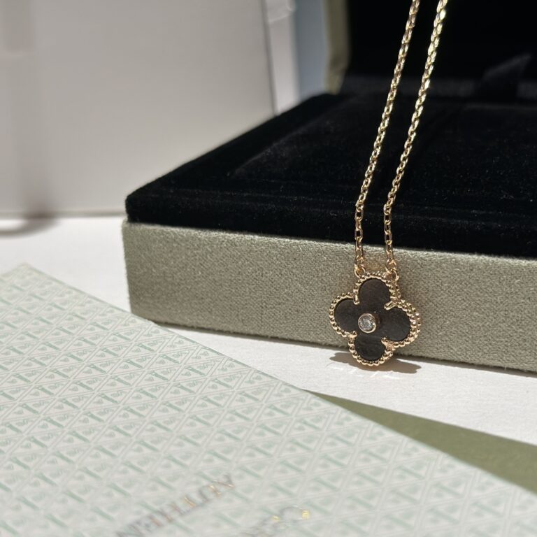 VCA Holiday Pendant 2023: Silver Obsidian in Rose Gold Van Cleef Necklace