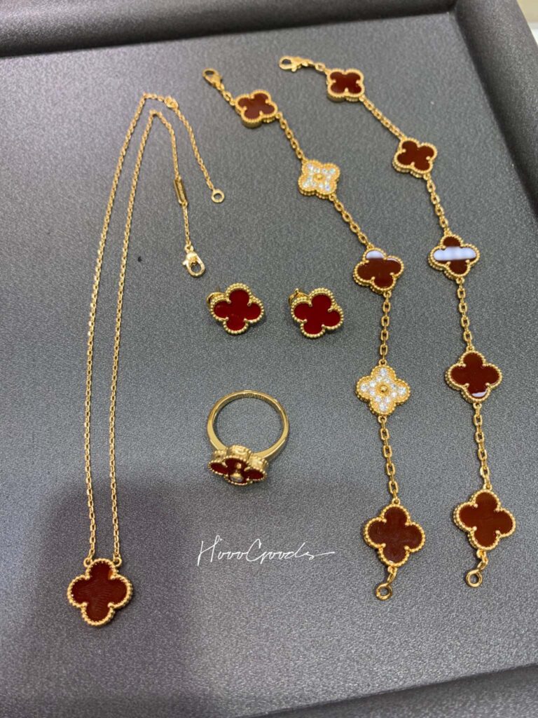 VCA Carnelian Vintage Alhambra collection: 5 motifs bracelet, necklace, ring and earrings